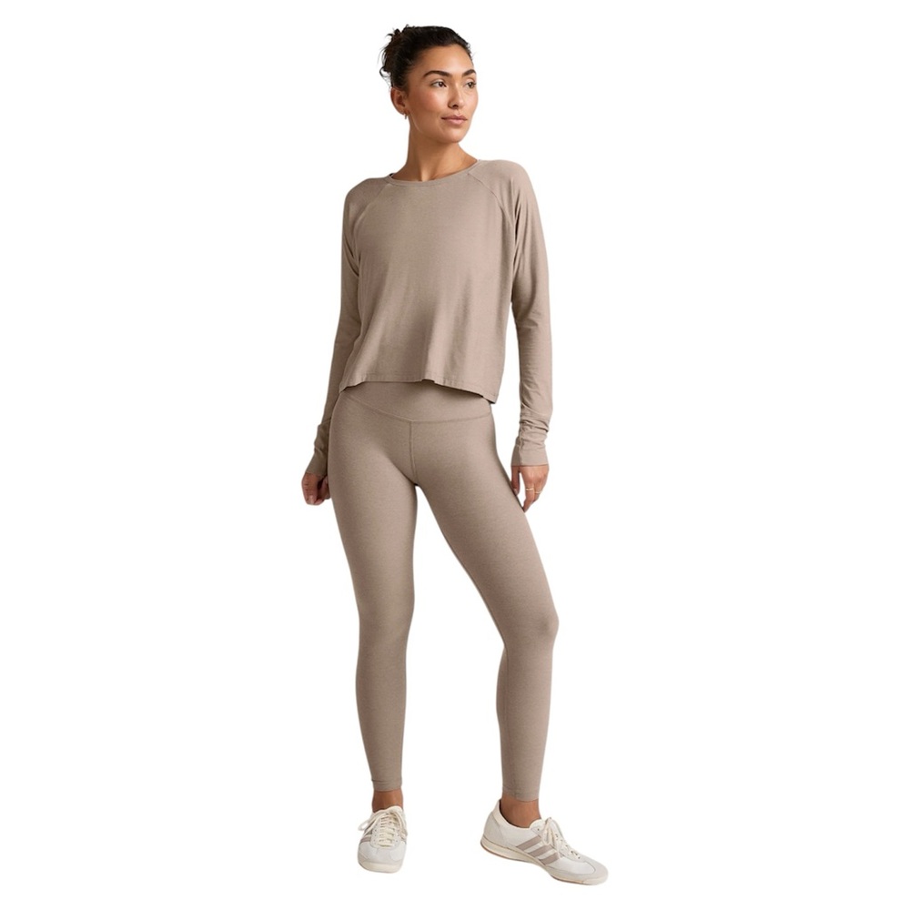 Beyond Yoga Long Sleeve Size XS Featherweight Daydreamer Pullover Beige Top‎